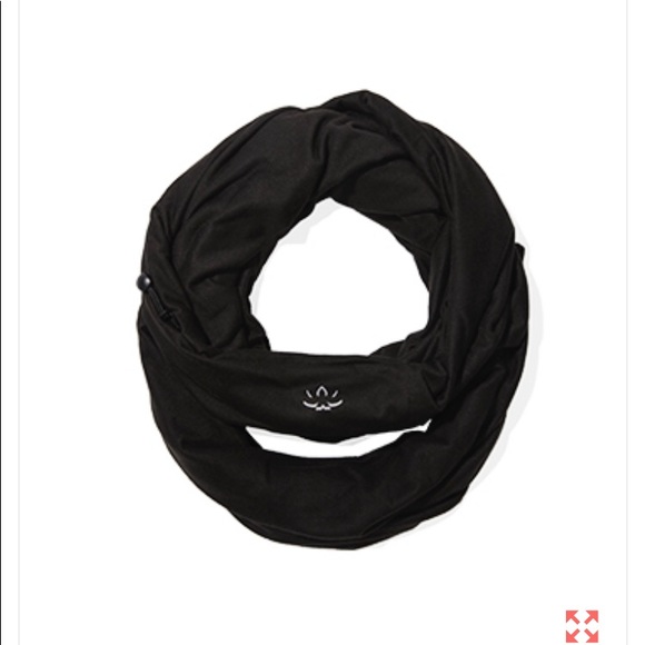 Beyond Yoga Hidden Pocket Infinity Scarf